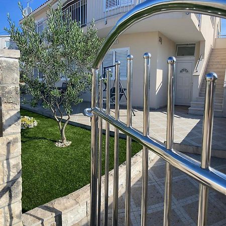 Apartman Danijela Vodice Bagian luar foto