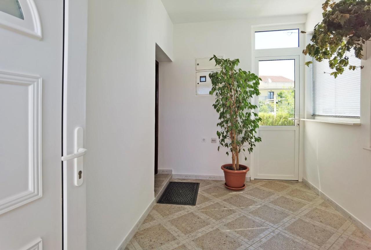 Apartman Danijela Vodice Bagian luar foto
