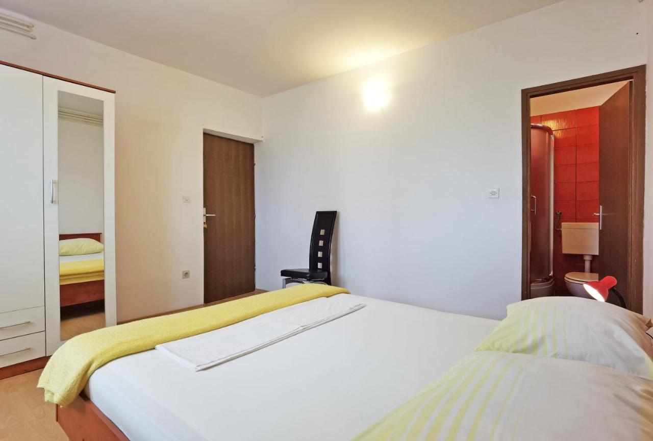 Apartman Danijela Vodice Bagian luar foto