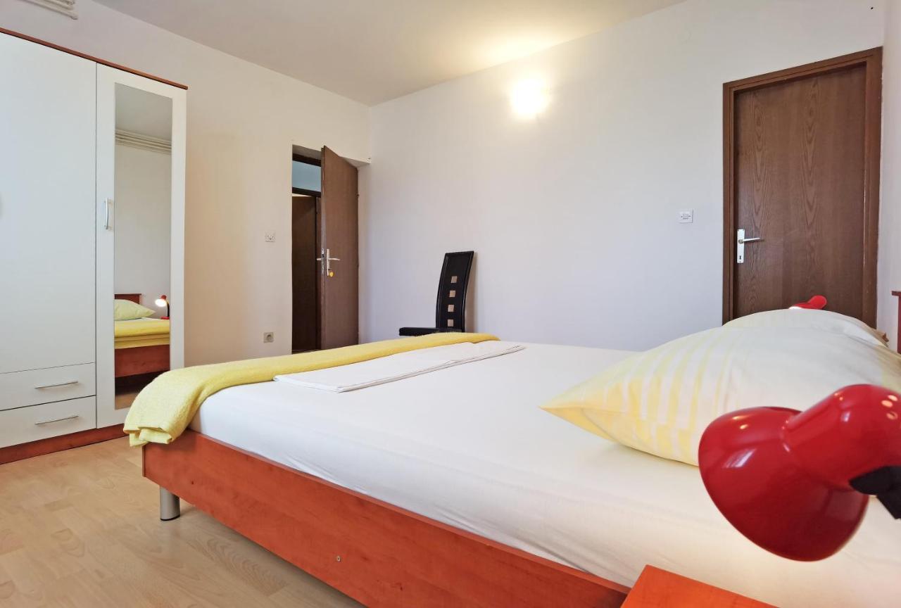Apartman Danijela Vodice Bagian luar foto