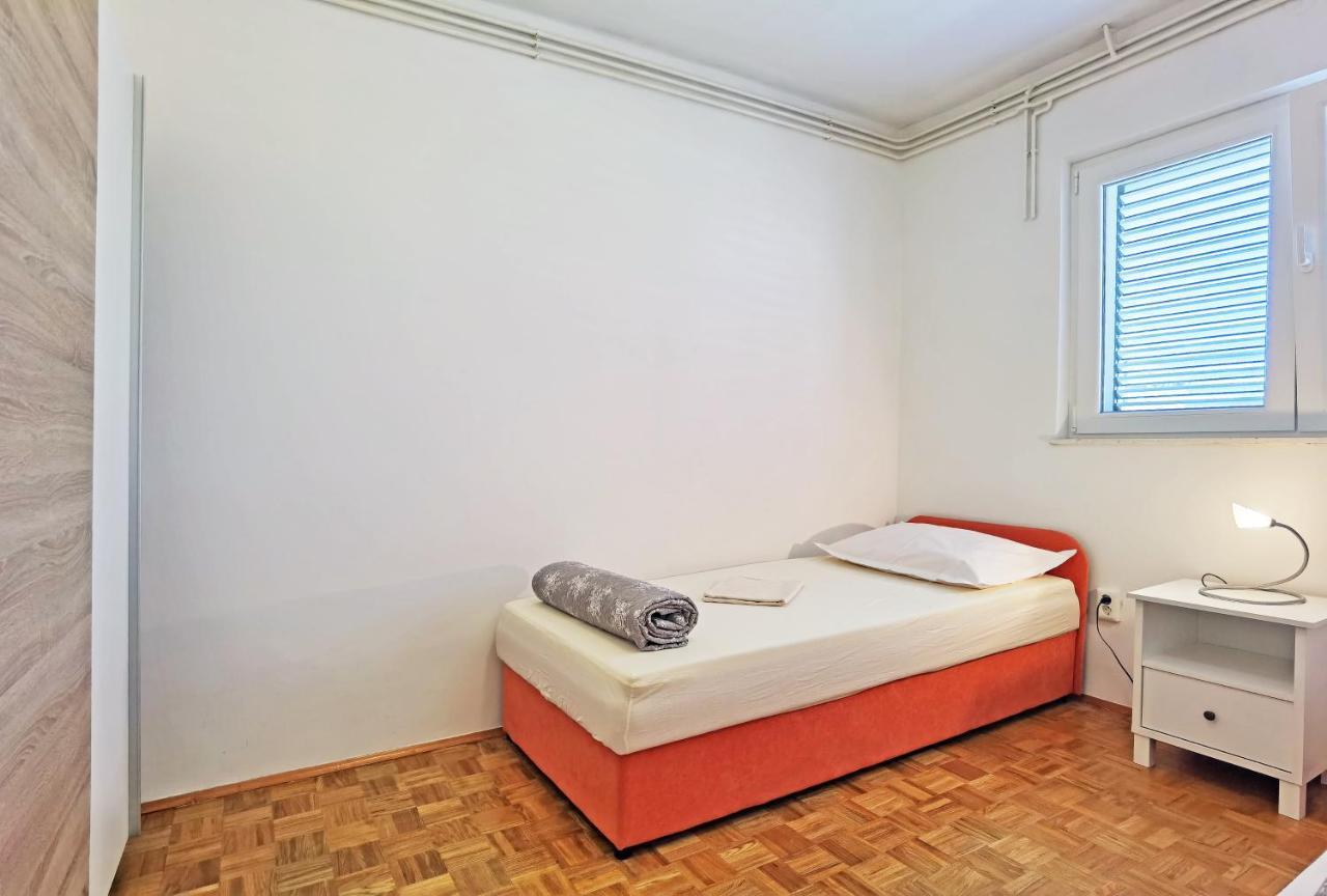 Apartman Danijela Vodice Bagian luar foto