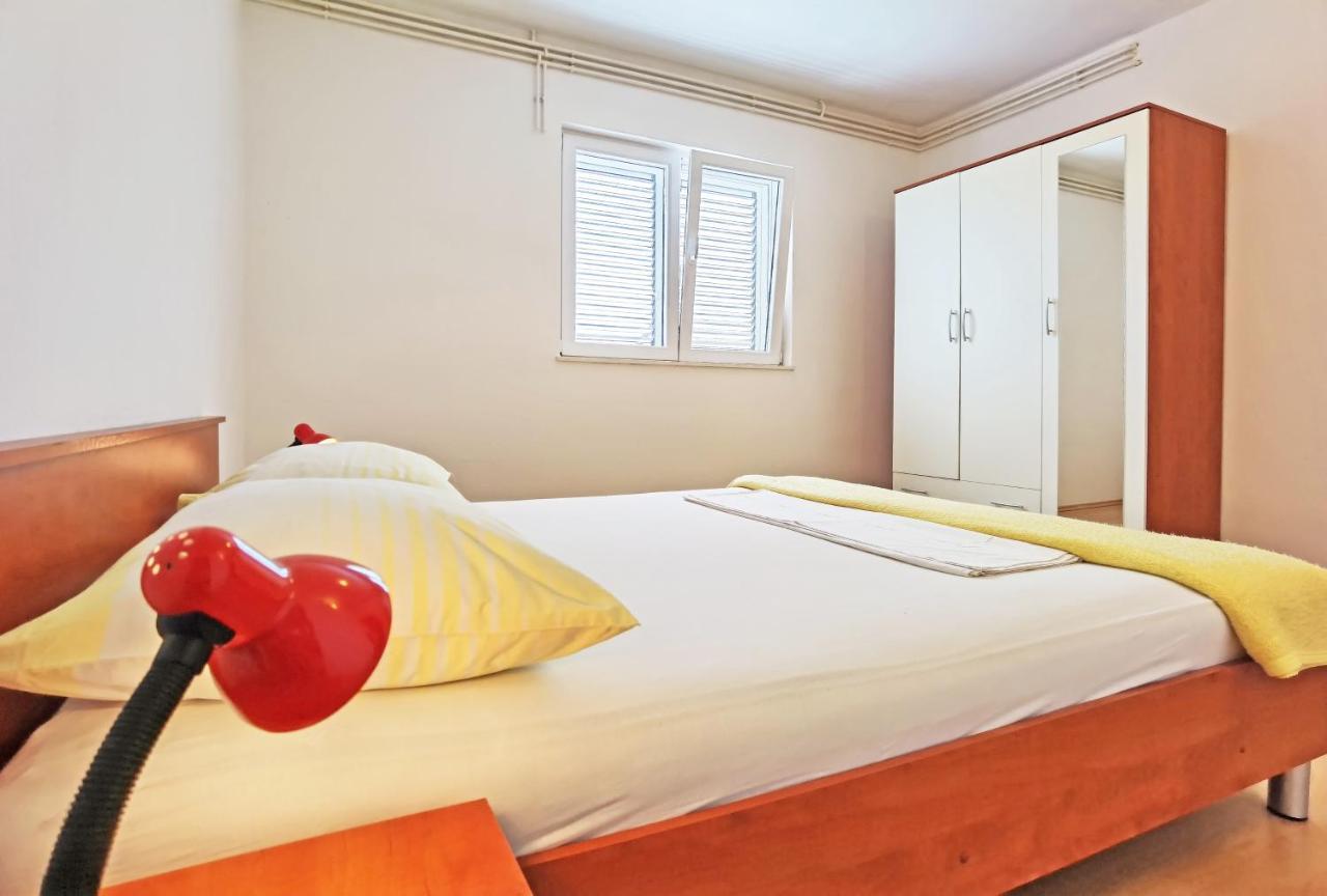 Apartman Danijela Vodice Bagian luar foto