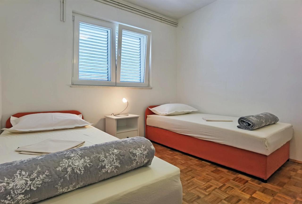 Apartman Danijela Vodice Bagian luar foto