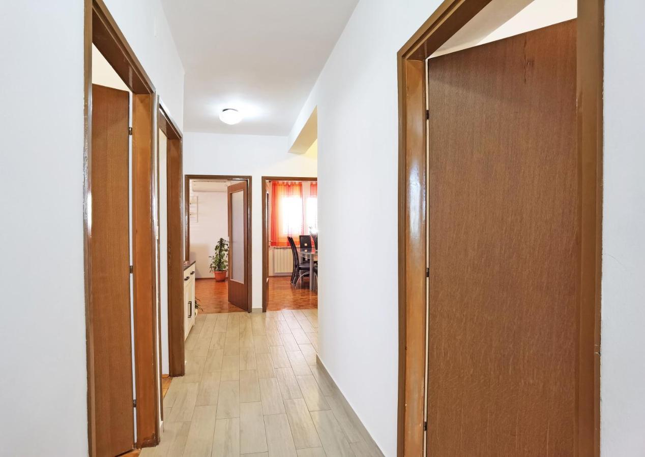 Apartman Danijela Vodice Bagian luar foto