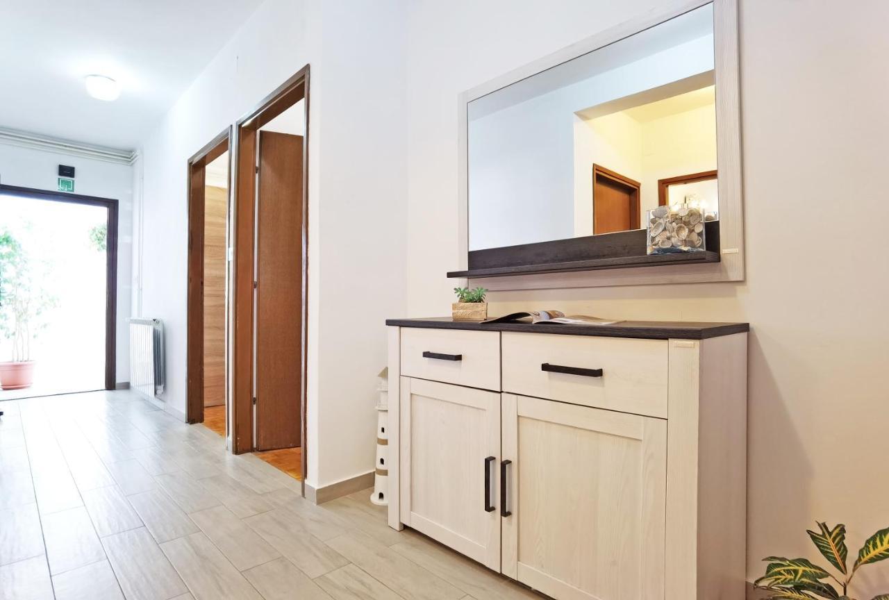 Apartman Danijela Vodice Bagian luar foto