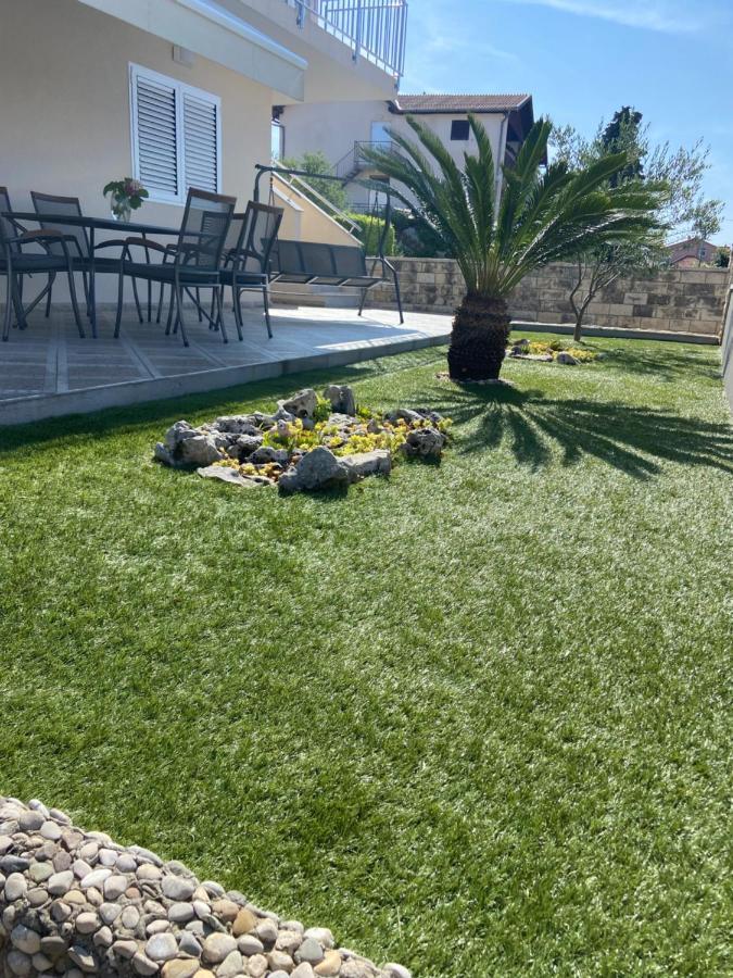 Apartman Danijela Vodice Bagian luar foto