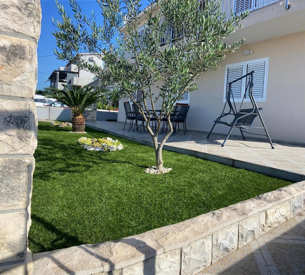 Apartman Danijela Vodice Bagian luar foto