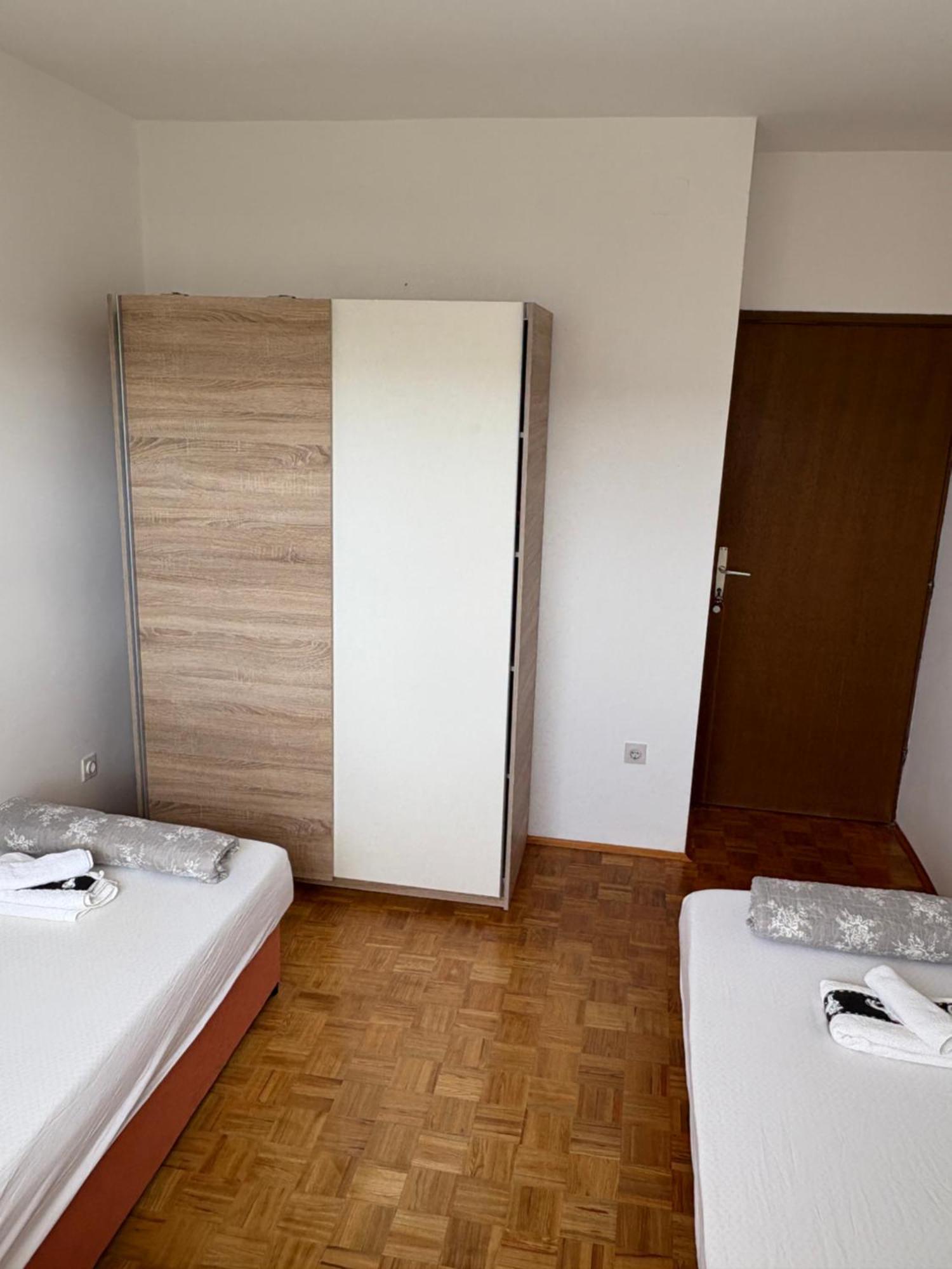 Apartman Danijela Vodice Bagian luar foto